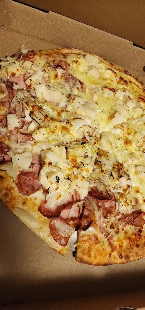 Pizza Calabresa E Quatro Queijos